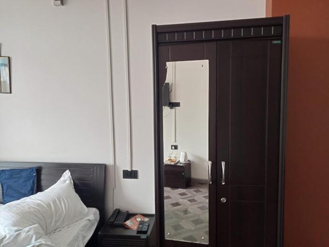 Hotel Holiday Hush Haven Shillong Exterior foto