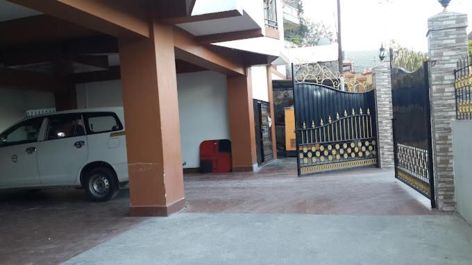 Hotel Holiday Hush Haven Shillong Exterior foto