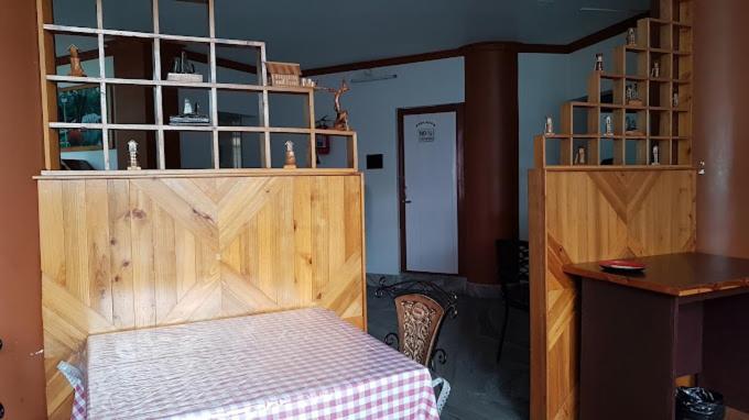 Hotel Holiday Hush Haven Shillong Exterior foto